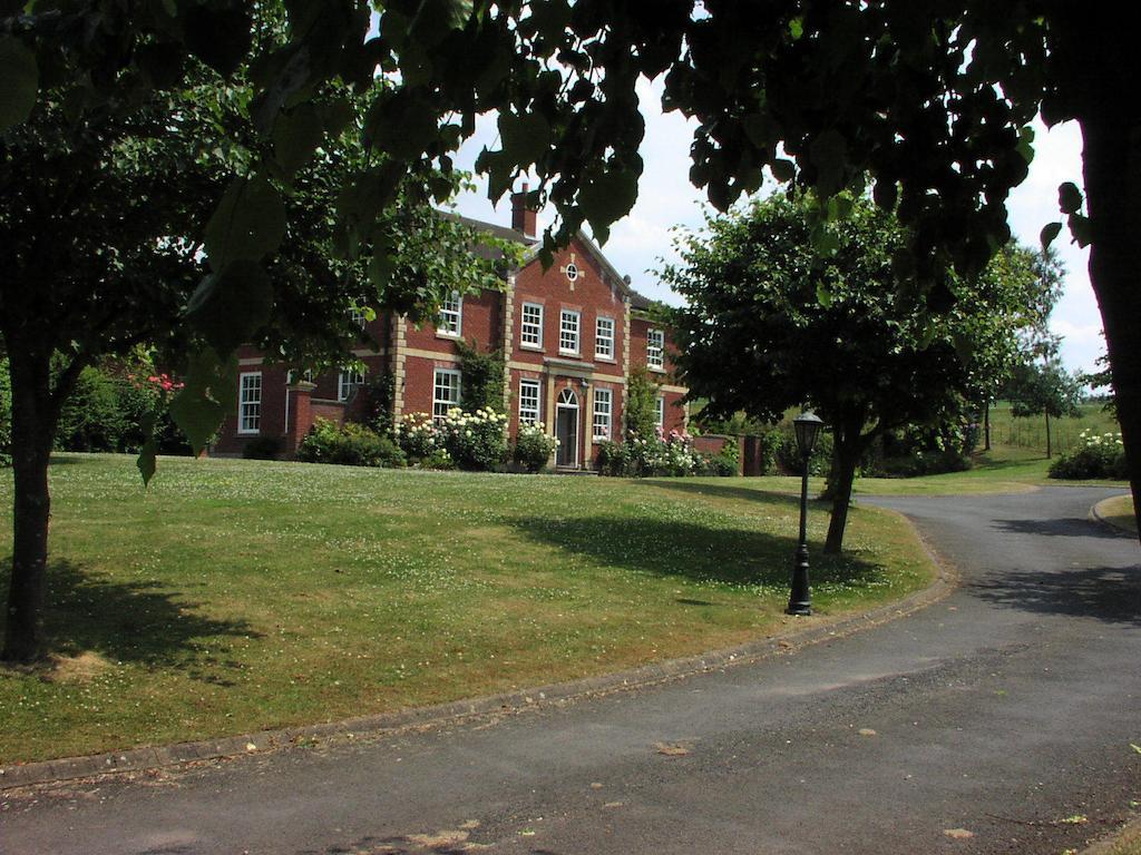 Austons Down Farm B&B Claverdon Dış mekan fotoğraf